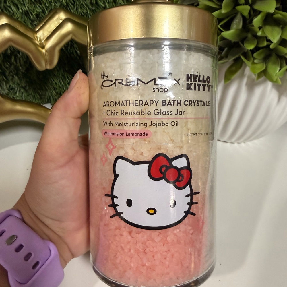 The Crème Shop x Hello Kitty Watermelon Lemonade Aromatherapy Bath Crystals